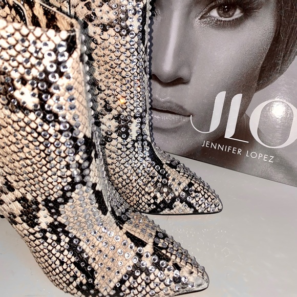 Jennifer Lopez Shoes - JLo Frankalina Bootie, size 6